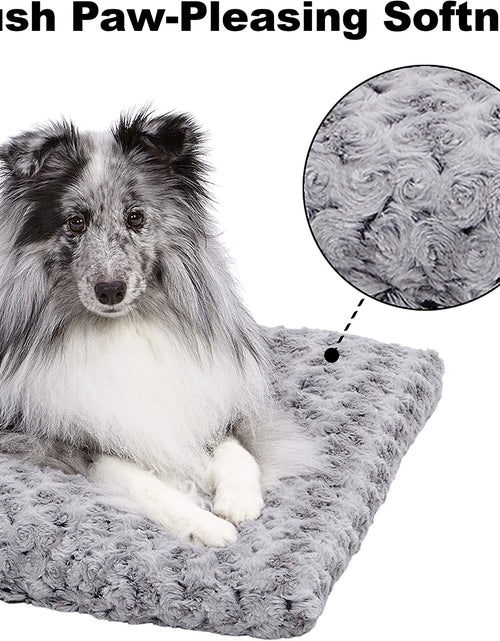 Load image into Gallery viewer, Deluxe Dog Beds Super Plush Dog &amp; Cat Beds Ideal for Dog Crates Machine Wash &amp; Dryer Friendly, 1-Year Warranty
